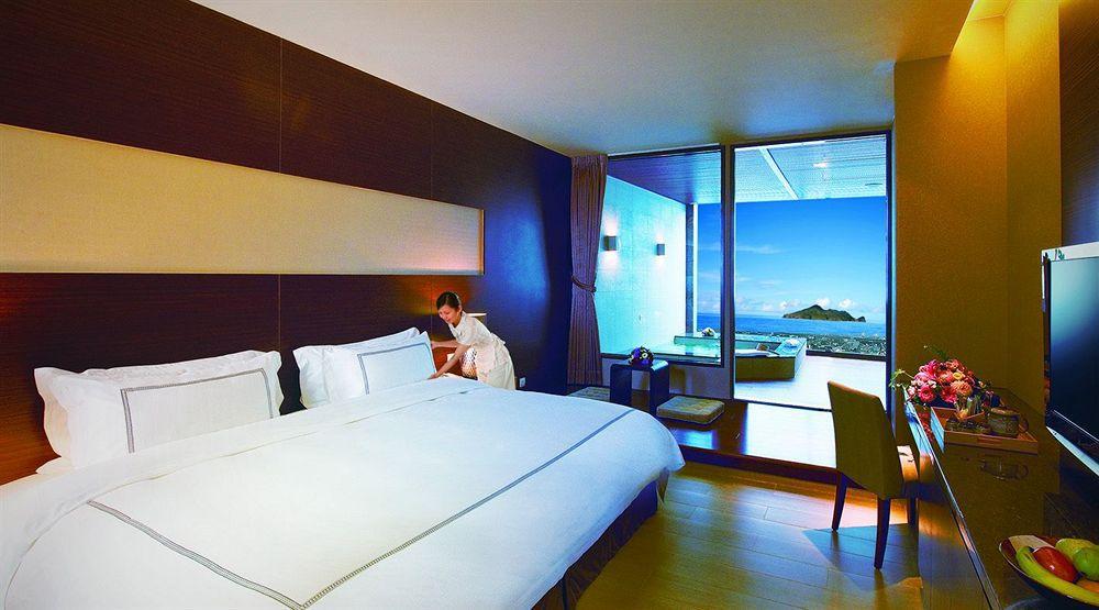 Evergreen Resort Hotel - Jiaosi Jiaoxi Dış mekan fotoğraf A room at the hotel