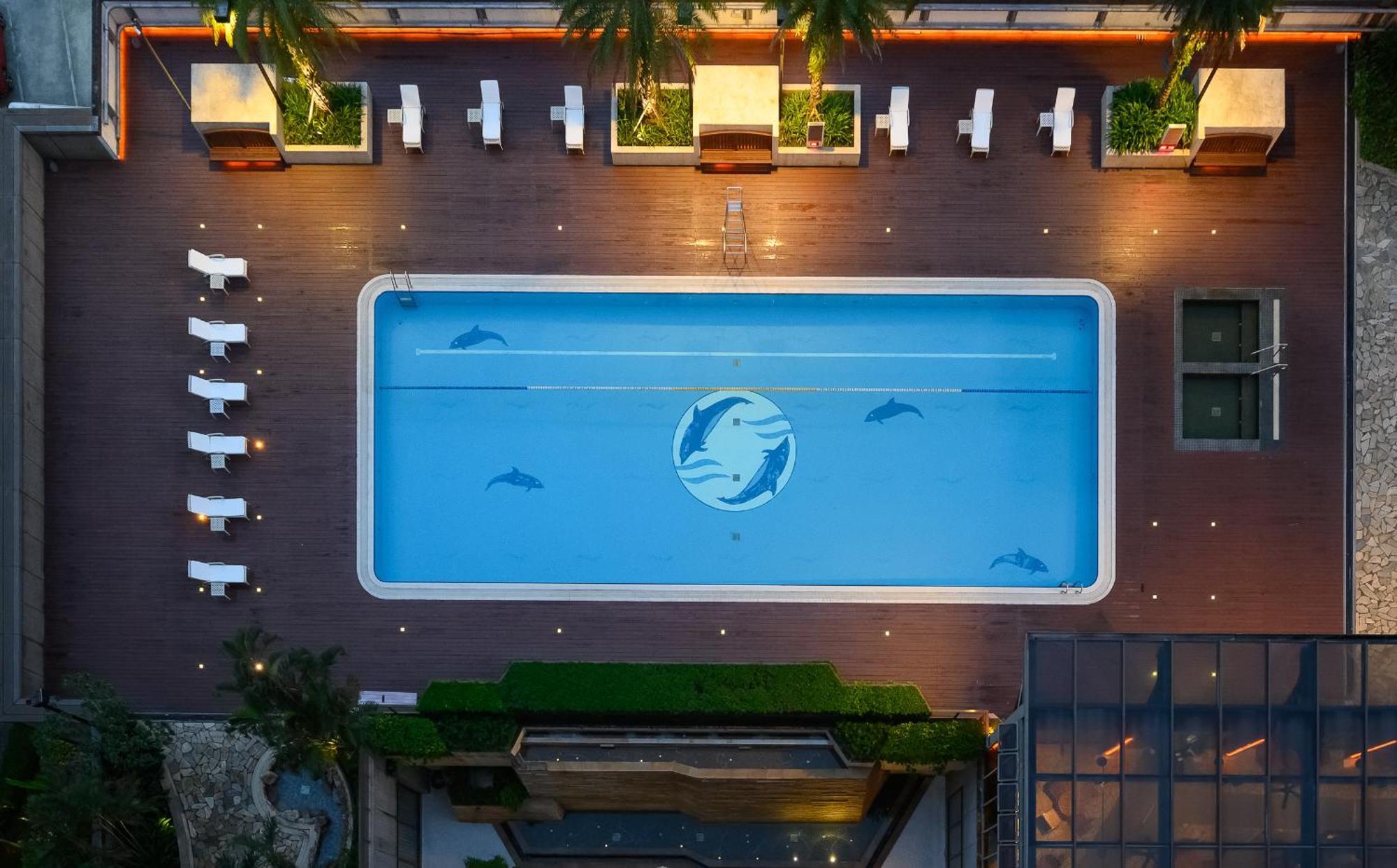 Evergreen Resort Hotel - Jiaosi Jiaoxi Dış mekan fotoğraf The pool at the Dolphinarium